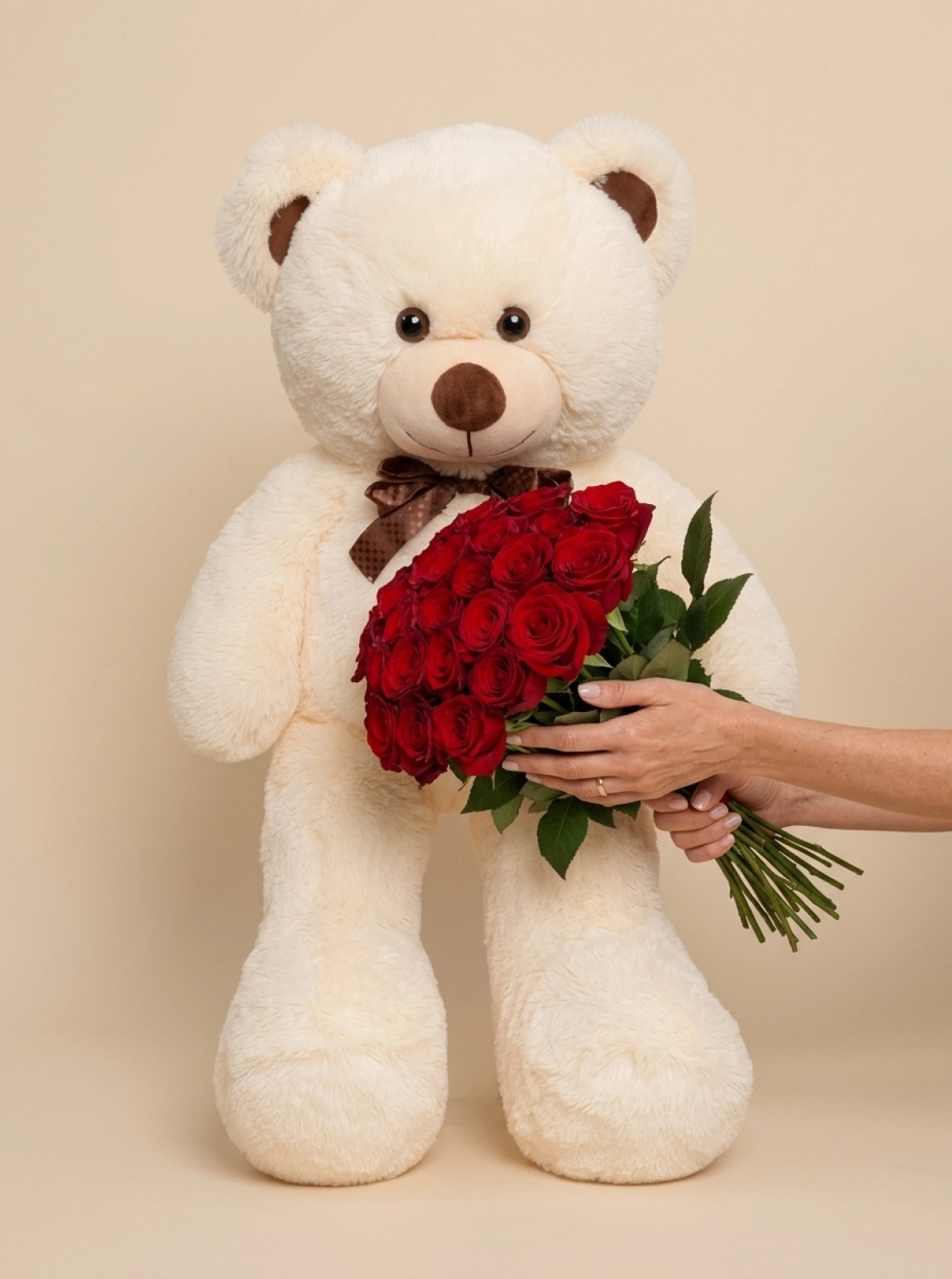 Kırmızı Gül Buketli Peluş Ayı